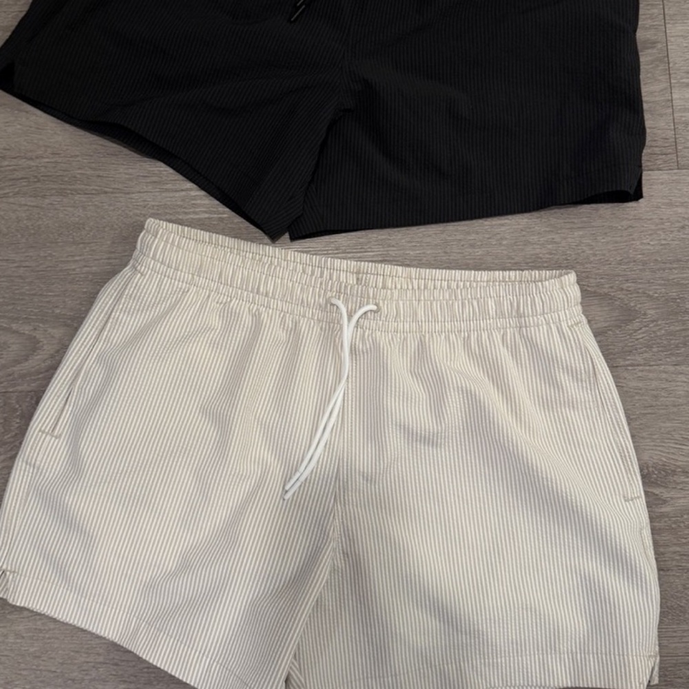 Abercrombie & Fitch Black, White, and Cream Swim Trunks 5”